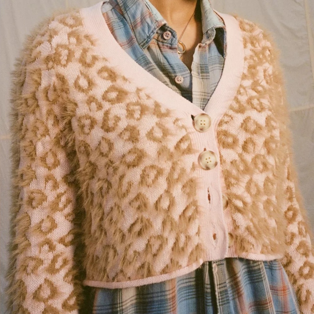 Kimchi Blue Meo Cardigan Fuzzy Animal Print Pink Tan Size M Medium